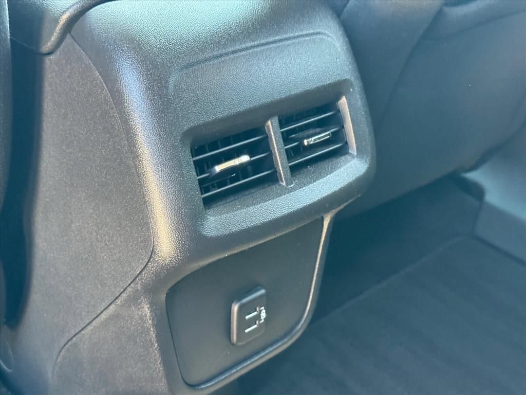Used 2021 Chevrolet Equinox LT FWD image 13