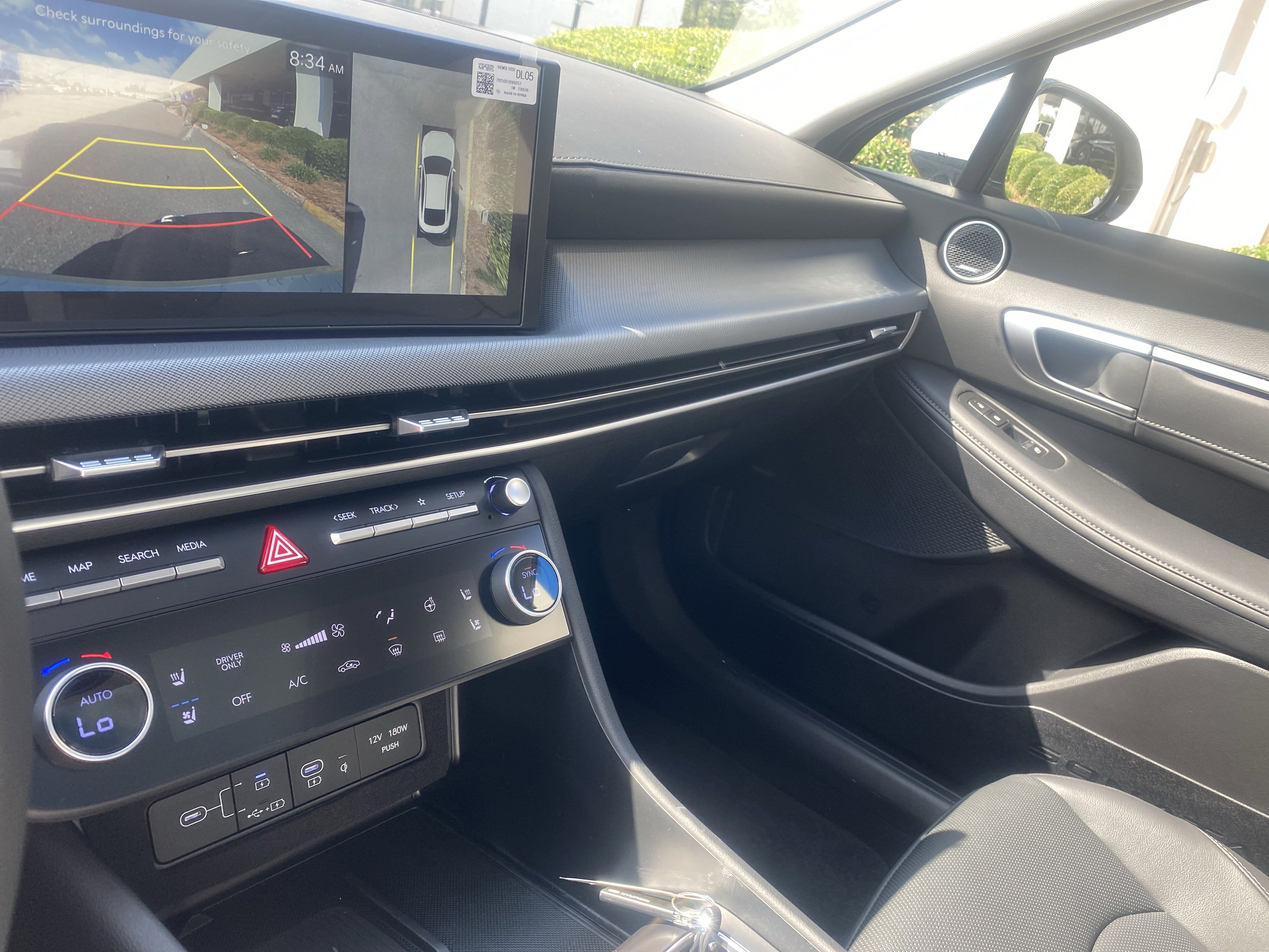 New 2025 Hyundai Sonata Limited image 9