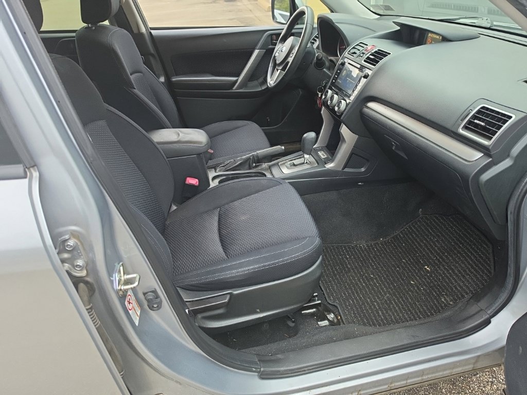 Used 2017 Subaru Forester 2.5i Premium w/ All-Weather Package AWD/4WD image 5