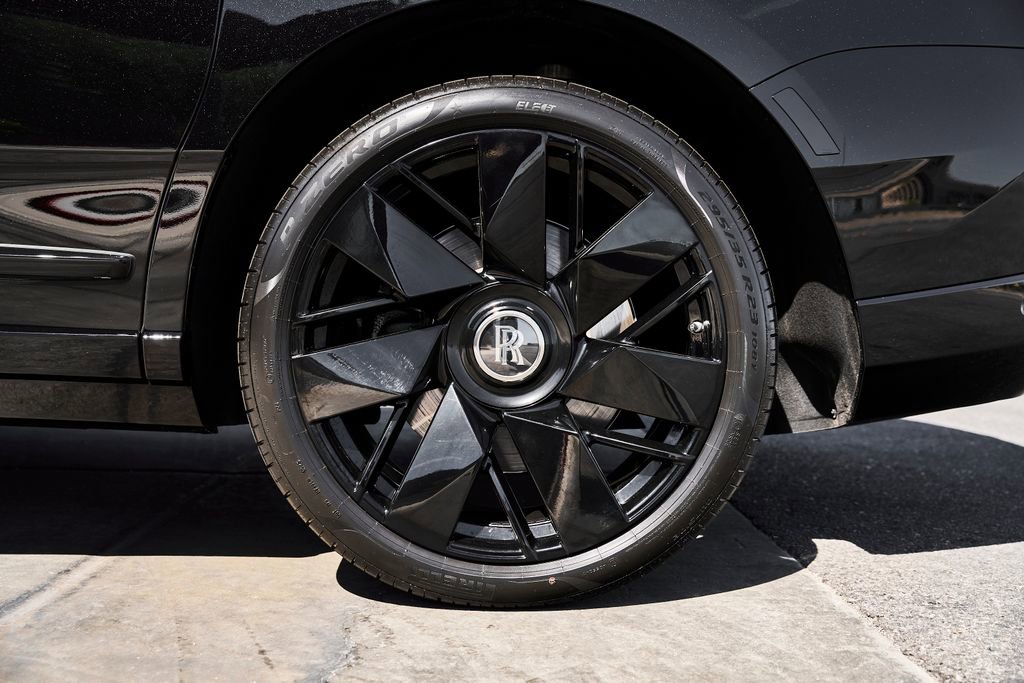 Used 2026 Rolls-Royce Cullinan image 19