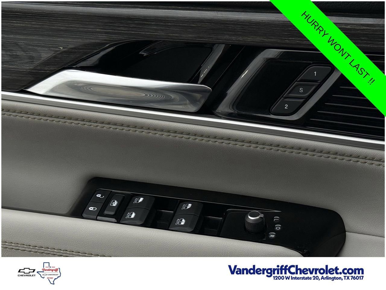 Used 2022 Jeep Wagoneer Series III w/ Premium Group I AWD/4WD image 18