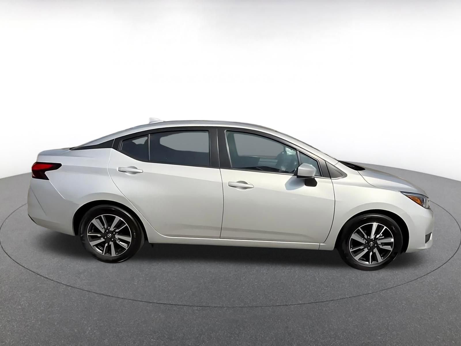 Used 2025 Nissan Versa SV FWD image 16