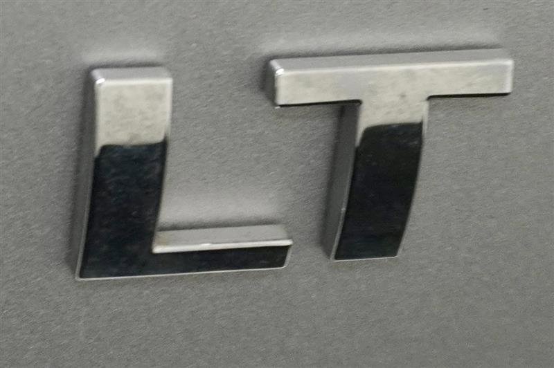 Used 2021 Chevrolet Equinox LT w/ LPO, Floor Liner Package image 39