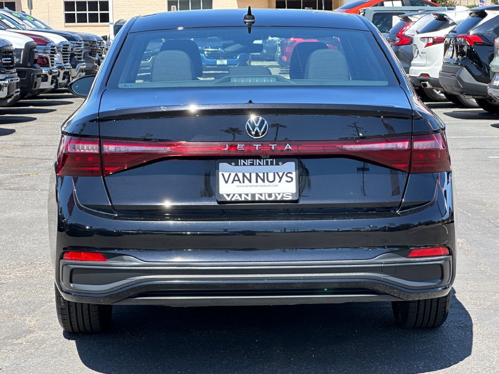 Used 2025 Volkswagen Jetta Sport FWD image 6