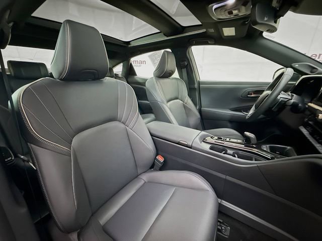 Used 2025 Toyota Crown Platinum image 29