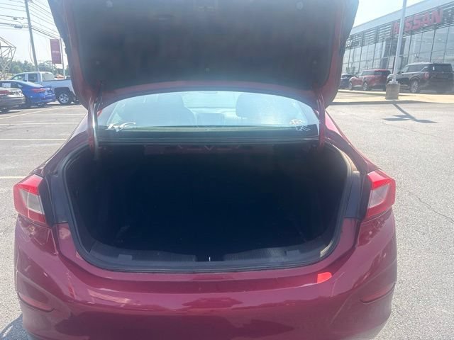 Used 2018 Chevrolet Cruze LT w/ Convenience Package FWD image 17