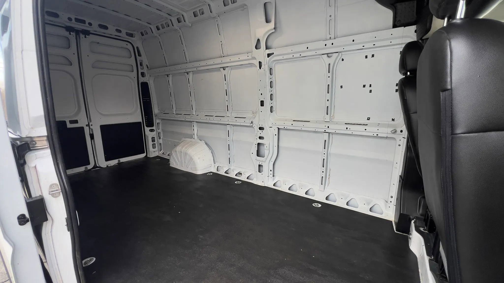 Used 2023 RAM ProMaster 3500 w/ Lane Management Group FWD image 13