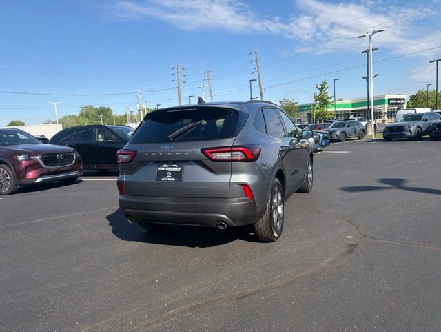Used 2025 Ford Escape ST-Line FWD image 12