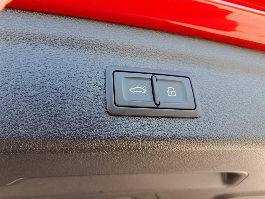 Used 2024 Audi Q3 2.0T Premium image 26