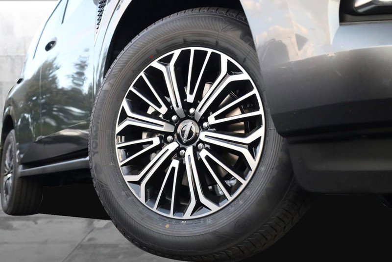 New 2026 Nissan Armada Platinum image 3