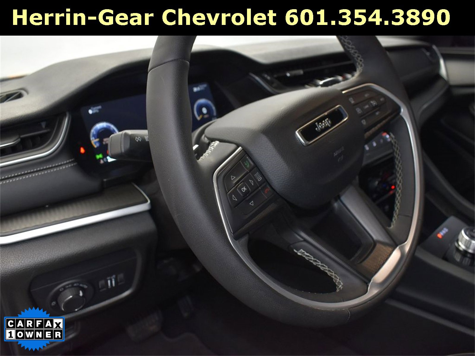 Used 2025 Jeep Grand Cherokee Altitude image 8
