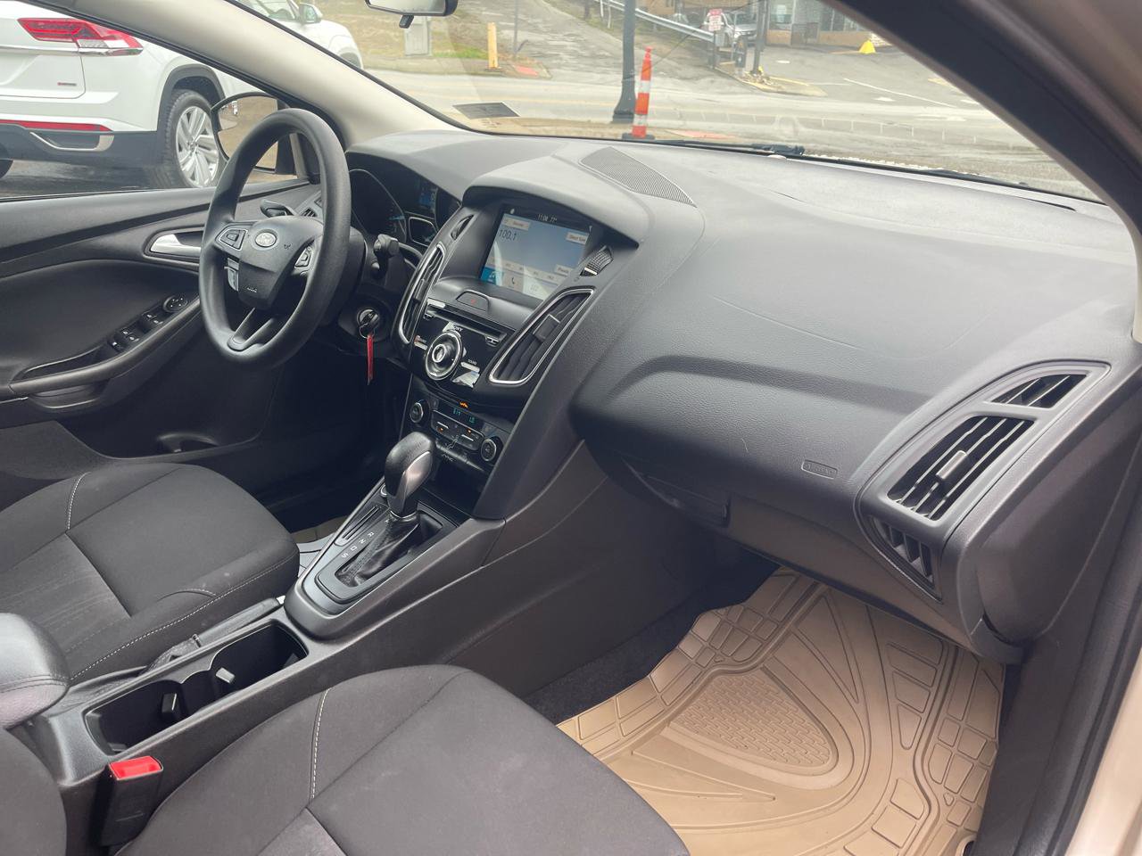 Used 2017 Ford Focus SEL FWD image 20