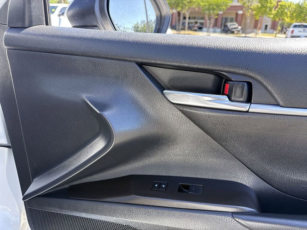 Used 2023 Toyota Camry SE FWD image 19