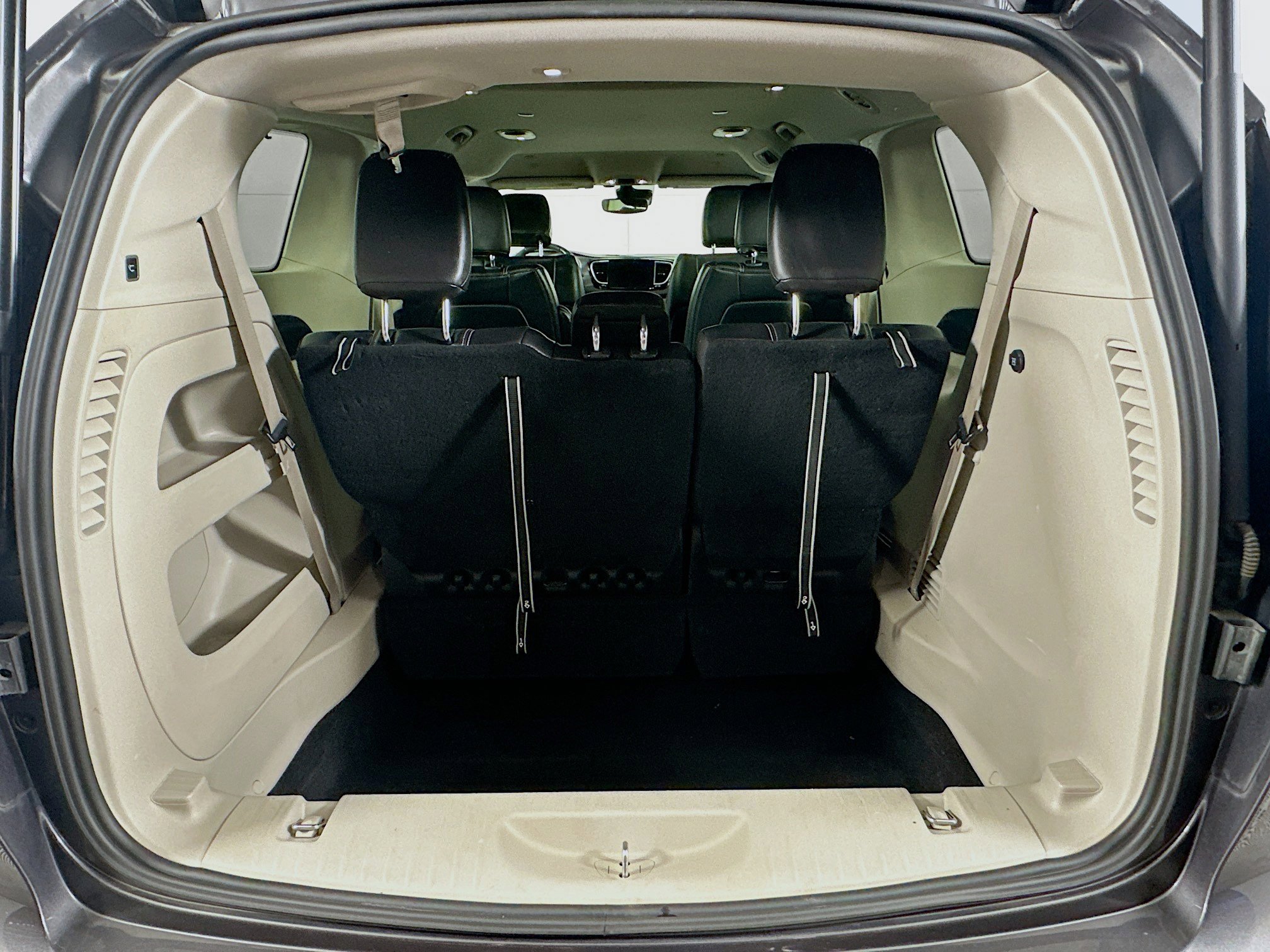 Used 2022 Chrysler Pacifica Touring-L image 29