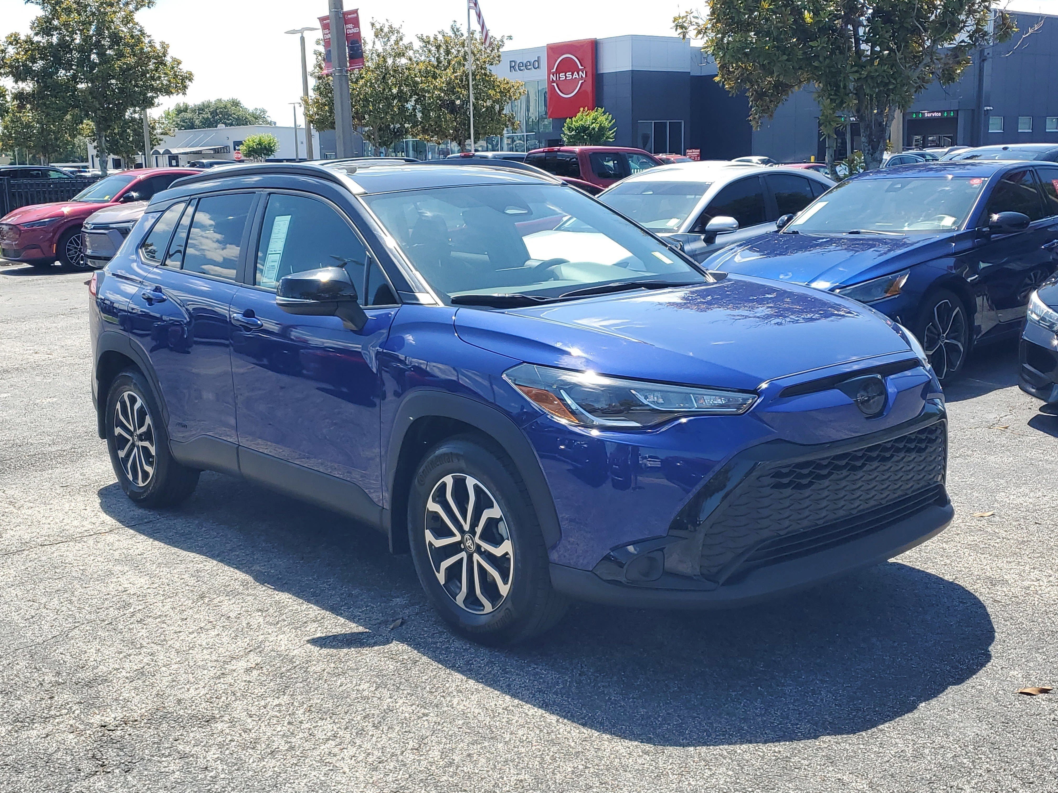 Used 2024 Toyota Corolla Cross AWD Hybrid w/ Moonroof Package image 3