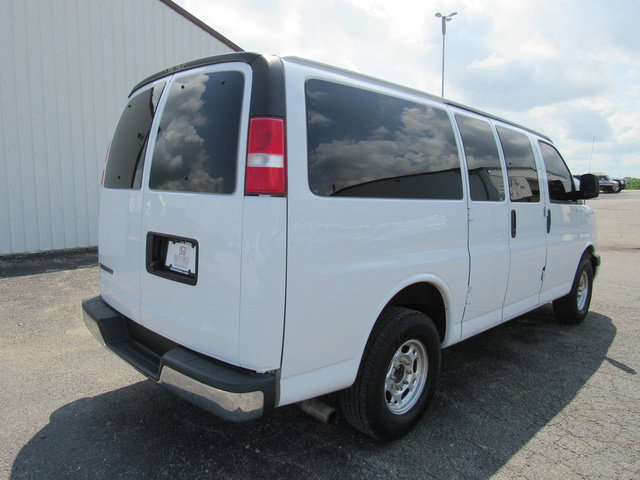 Used 2020 Chevrolet Express 2500 LT w/ LT Preferred Equipment Group RWD image 3