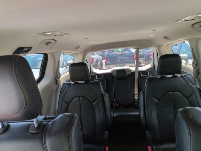 Used 2018 Chrysler Pacifica Touring-L Plus w/ Tire & Wheel Group FWD image 52