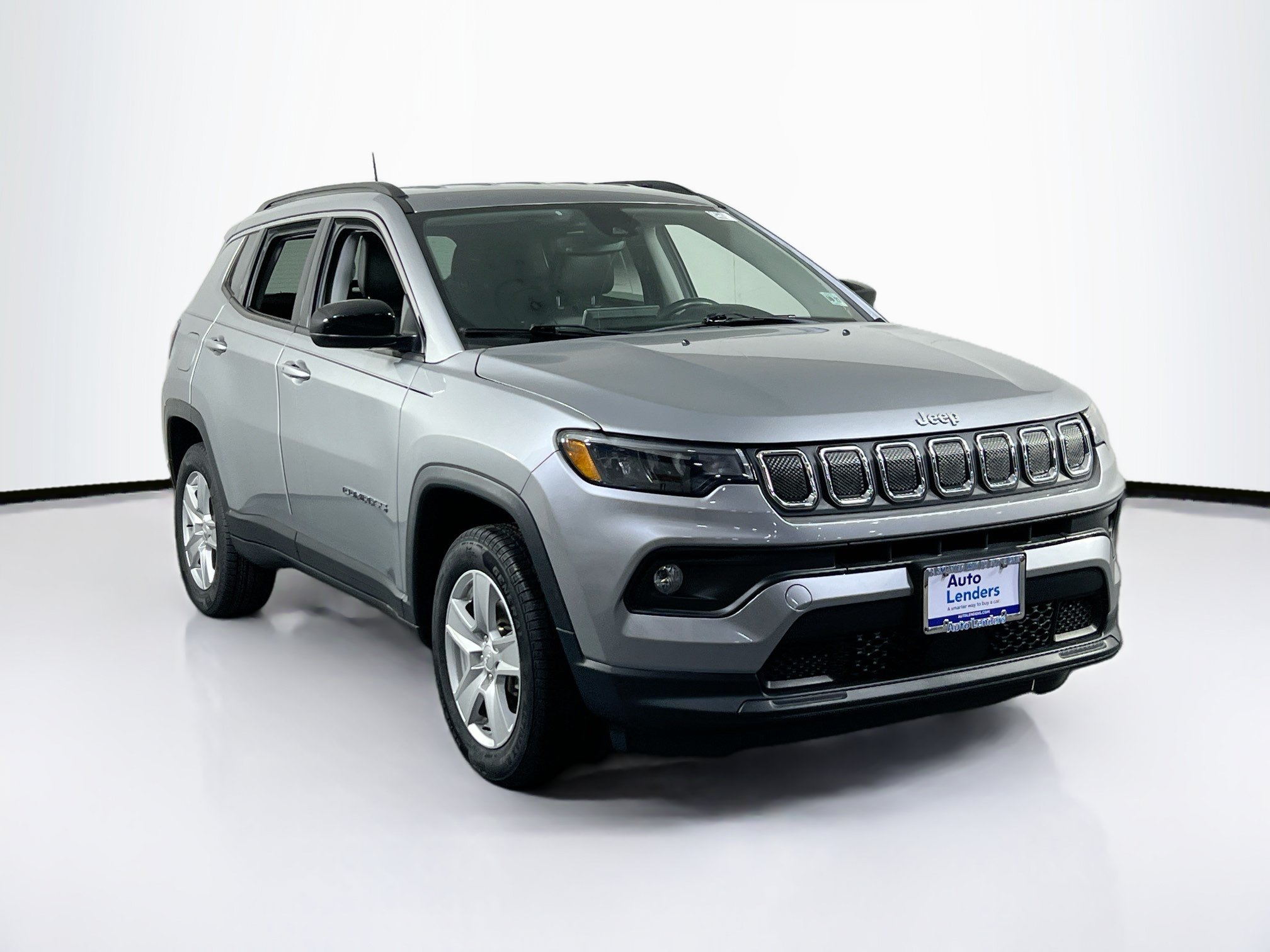 Used 2022 Jeep Compass Latitude w/ Convenience Group AWD/4WD image 3