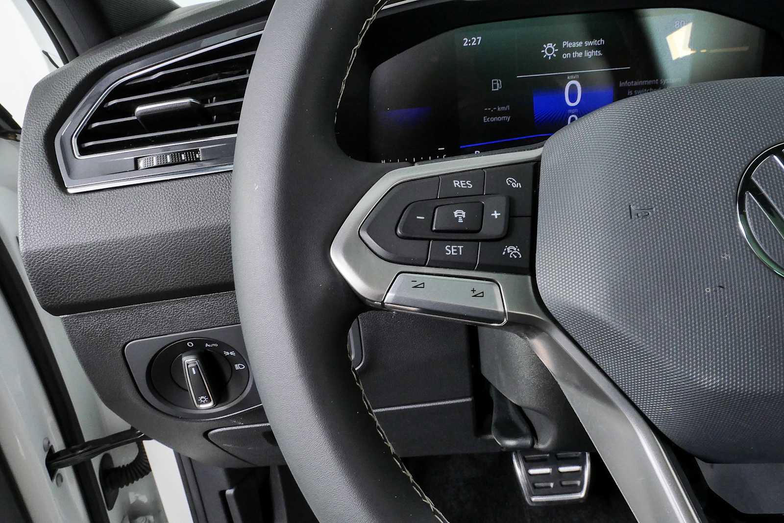 Certified 2023 Volkswagen Tiguan SE R-Line FWD image 12