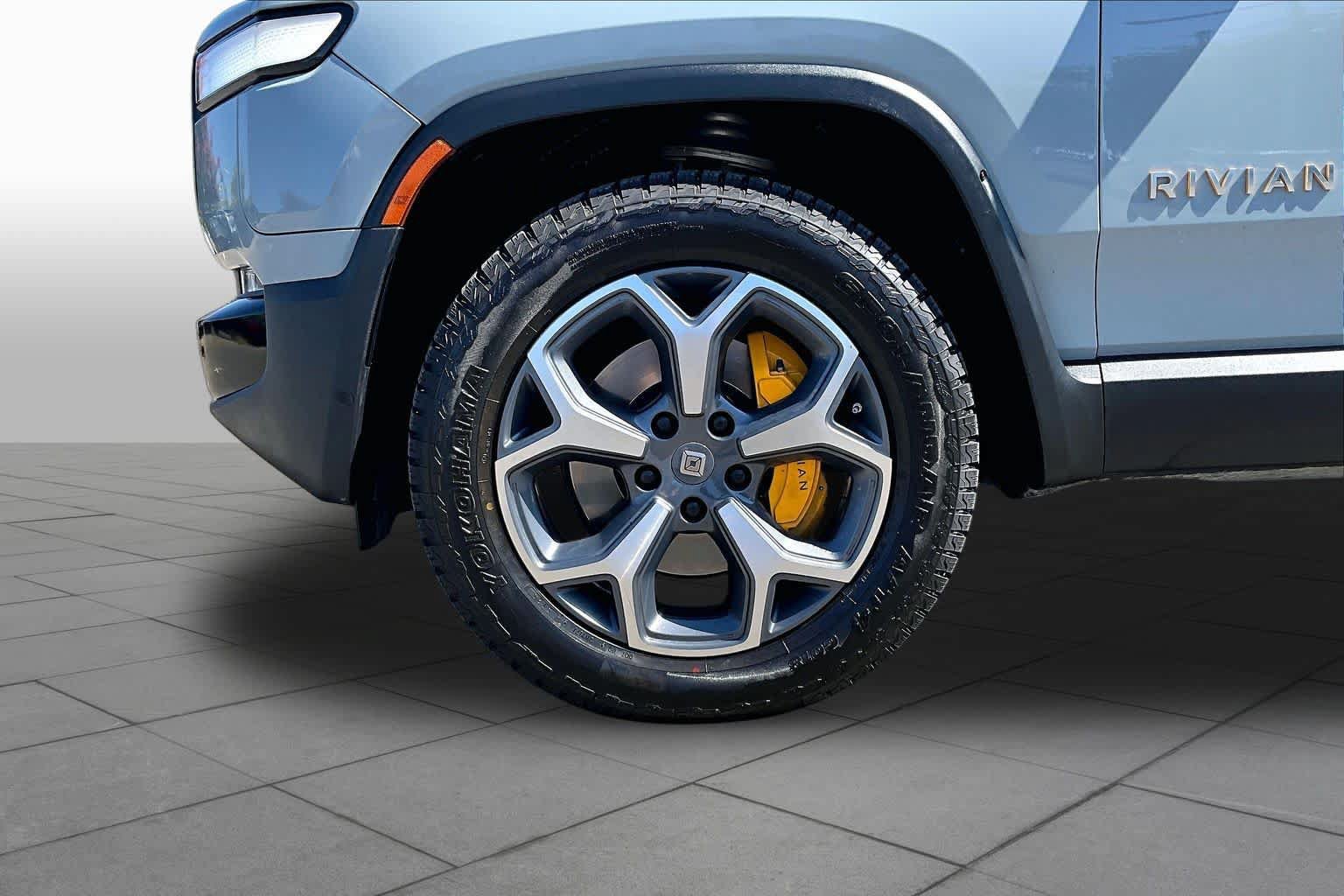 Used 2023 Rivian R1S Adventure AWD/4WD image 10