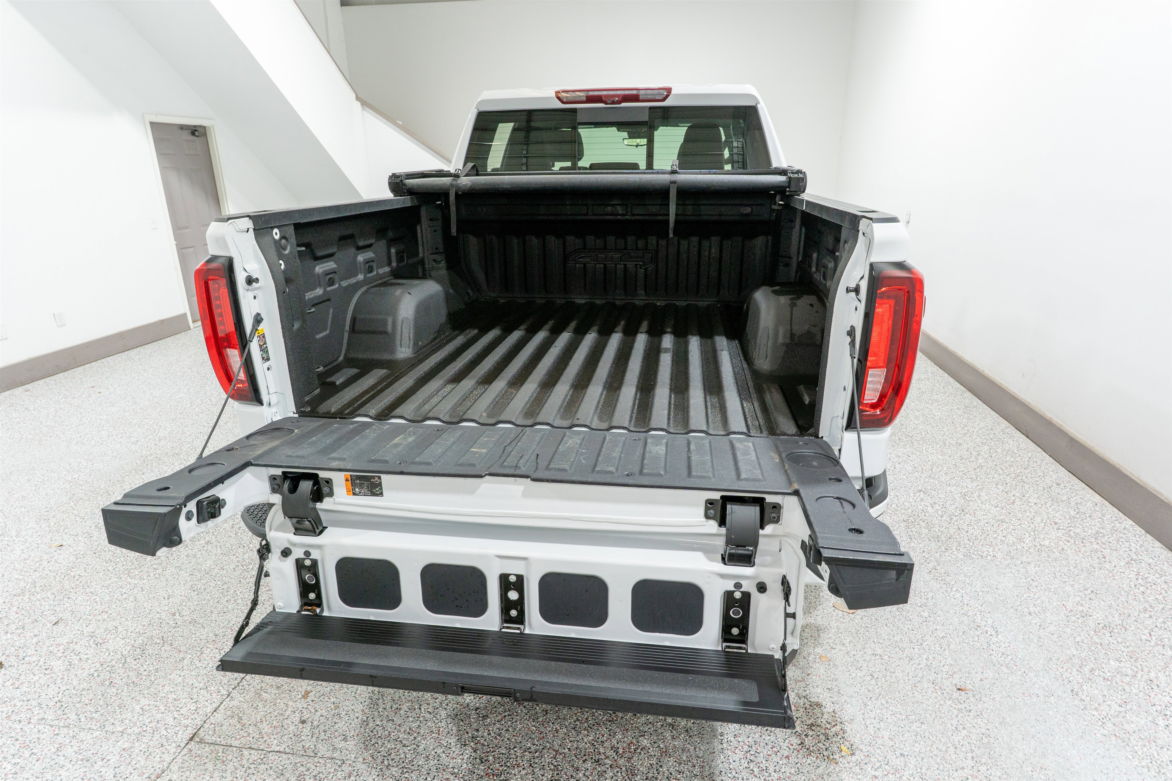 Used 2024 GMC Sierra 1500 AT4 w/ Technology Package image 12