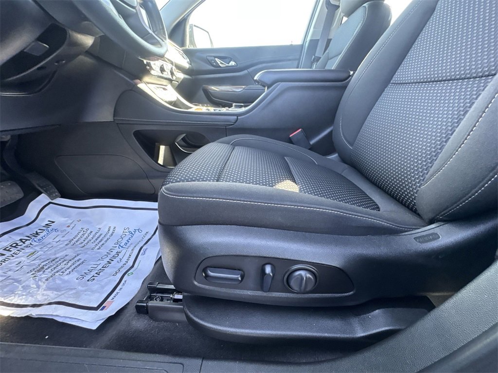 Used 2023 GMC Acadia SLE w/ Driver Convenience Package image 12