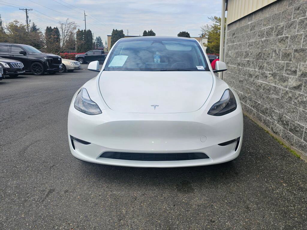 Used 2024 Tesla Model Y Long Range AWD/4WD image 11