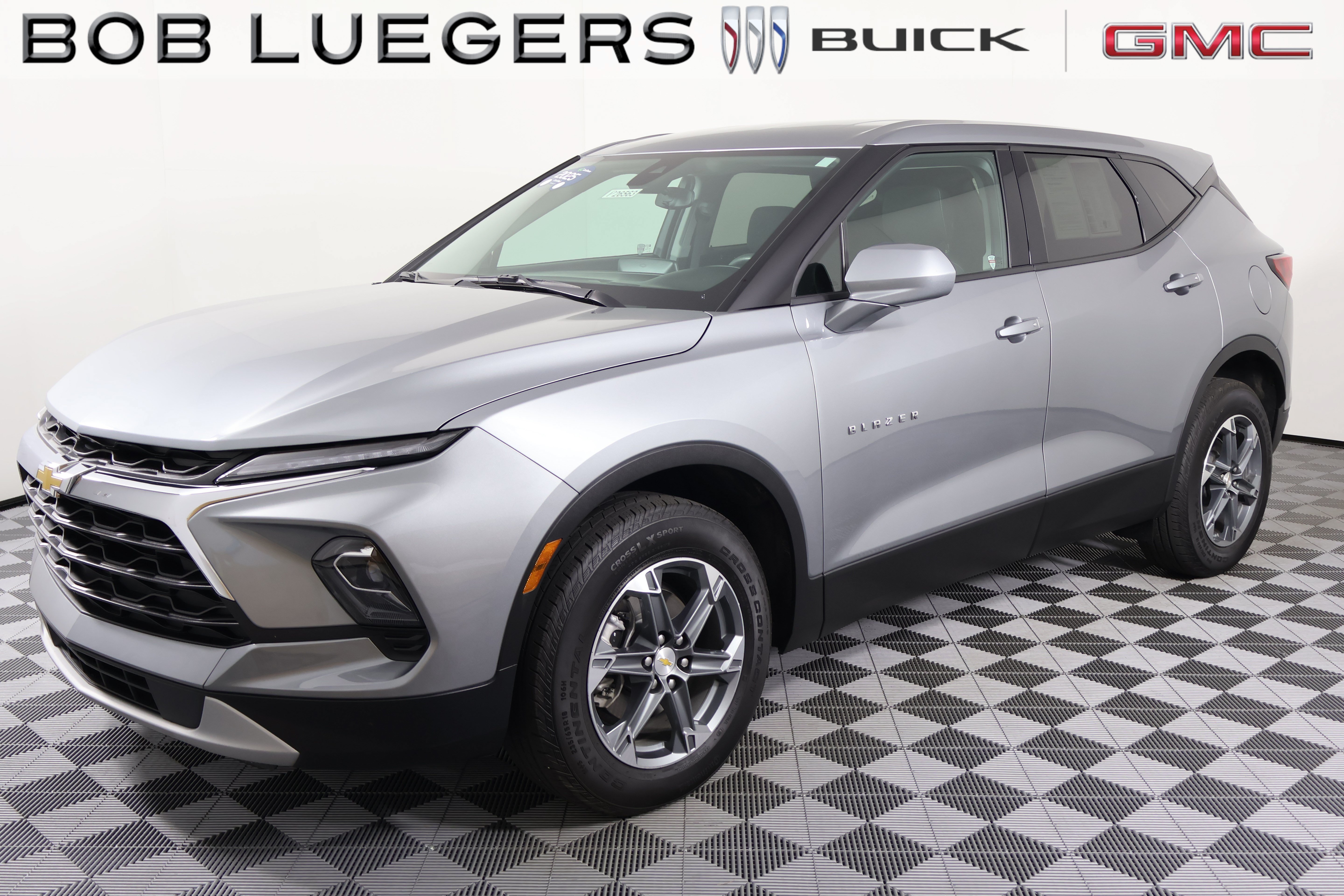 Certified 2025 Chevrolet Blazer LT FWD image 3