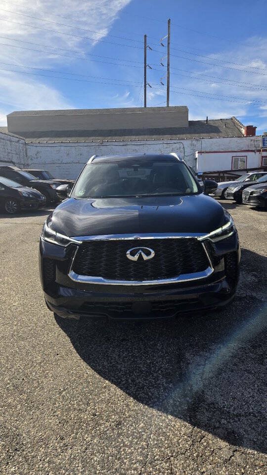 Used 2023 INFINITI QX60 Luxe w/ Performance Audio Package AWD/4WD image 2