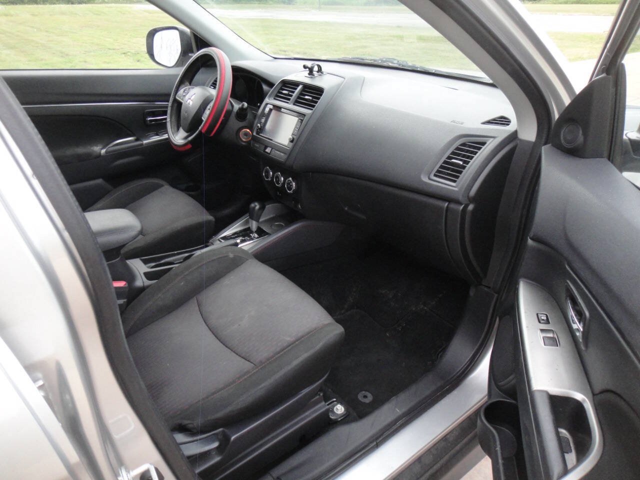 Used 2018 Mitsubishi Outlander Sport ES FWD image 16