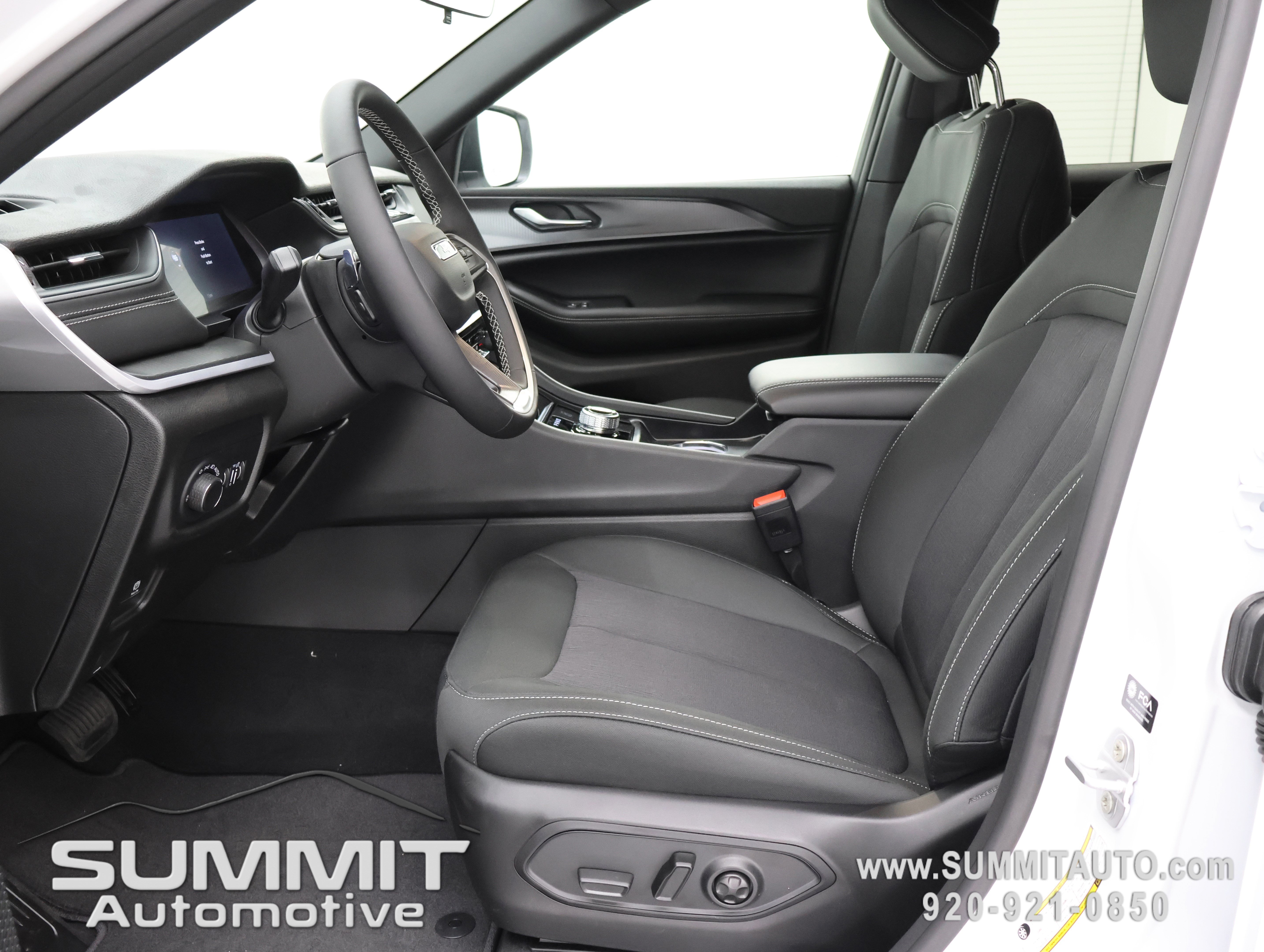 New 2026 Jeep Grand Cherokee Laredo X AWD/4WD image 8
