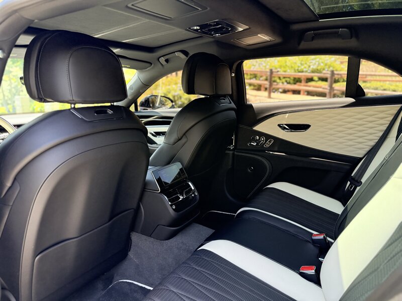 Used 2023 Bentley Flying Spur S V8 AWD/4WD image 17