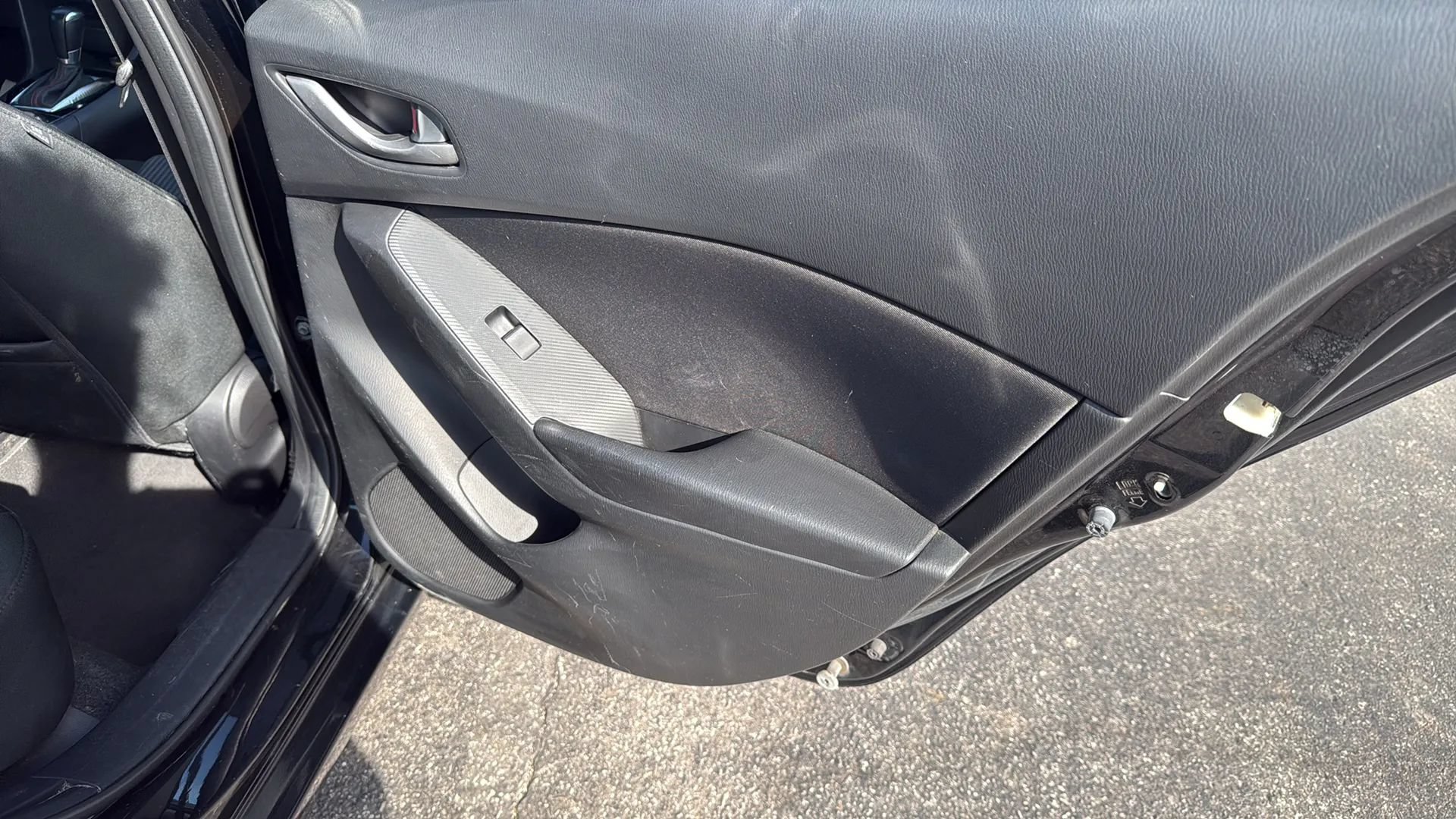 Used 2014 MAZDA MAZDA3 i Touring w/ Technology Package FWD image 15