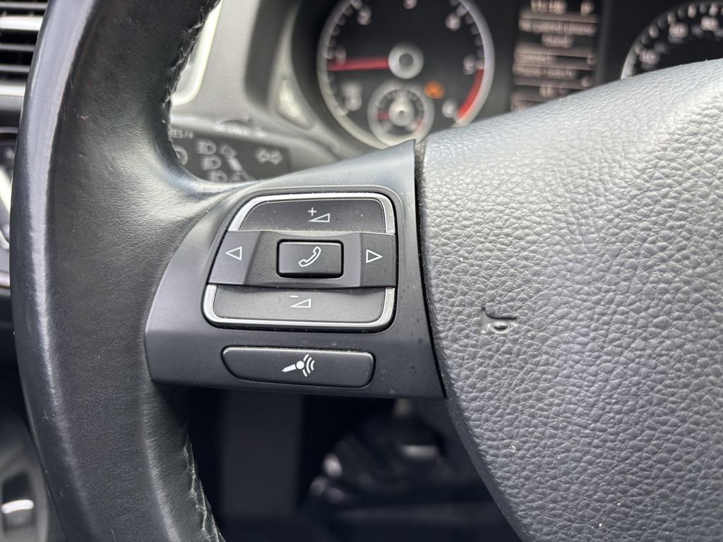 Used 2015 Volkswagen Passat TDI SEL Premium image 15