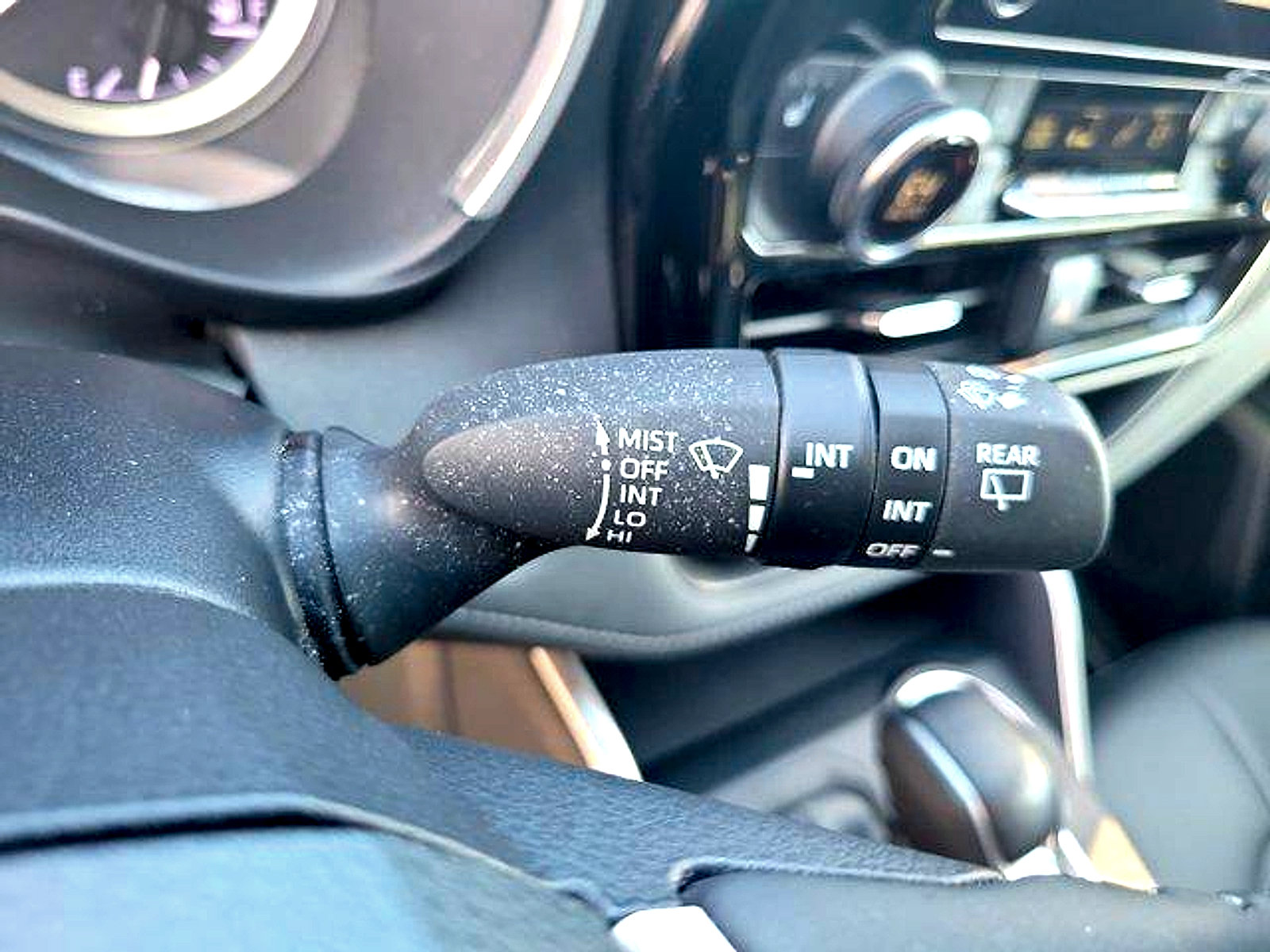 Used 2023 Toyota Highlander XLE FWD image 33