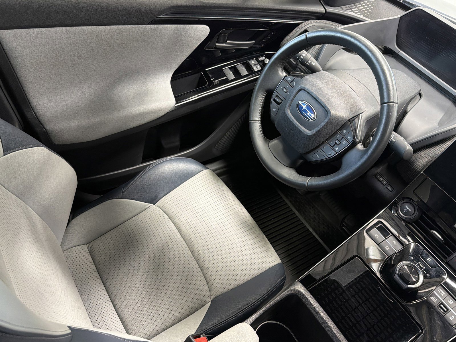 Used 2023 Subaru Solterra Touring image 9