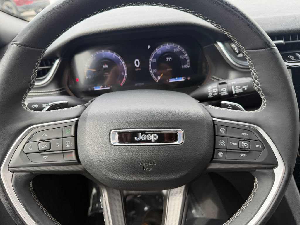 Used 2024 Jeep Grand Cherokee L Altitude AWD/4WD image 20