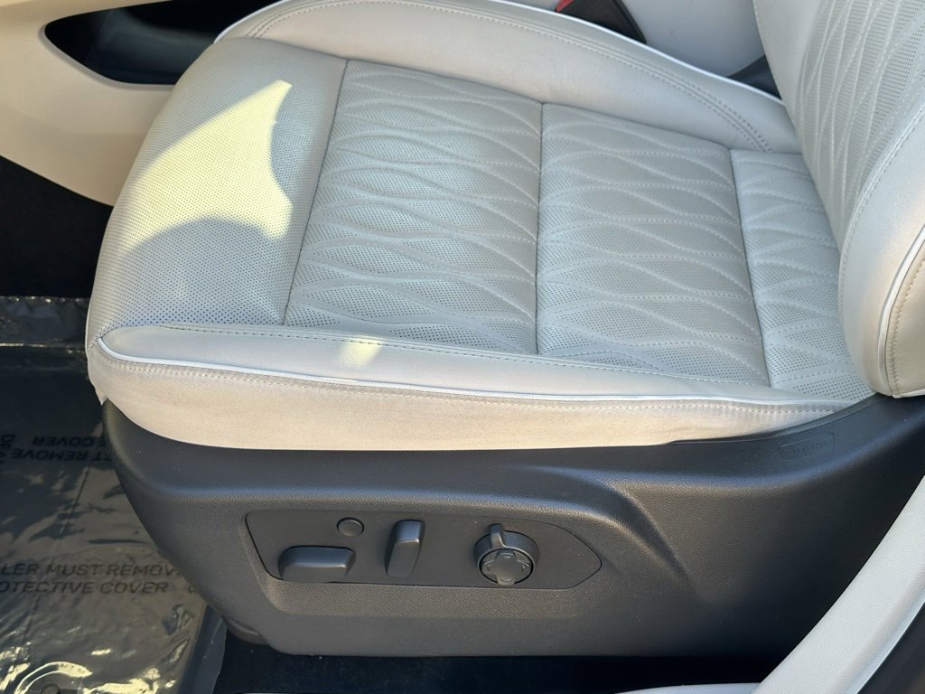 Used 2021 Buick Envision Avenir image 13