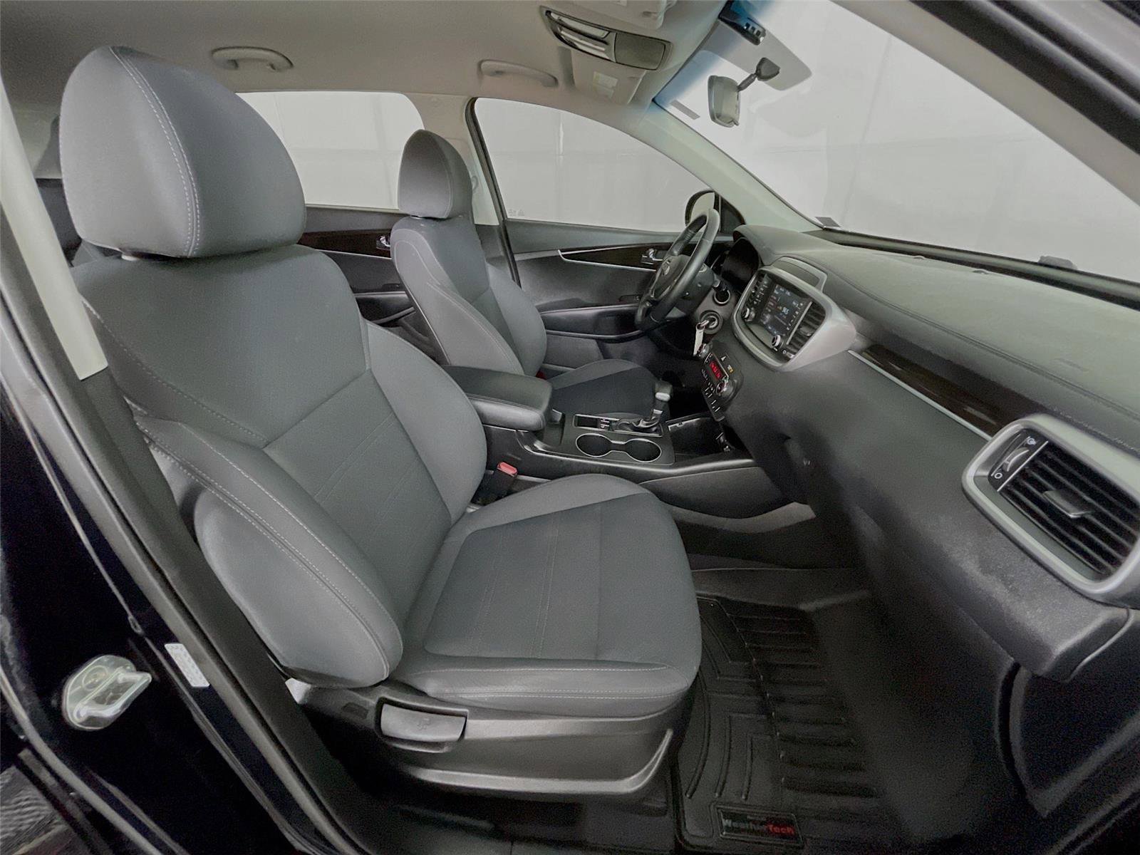 Used 2019 Kia Sorento S image 31