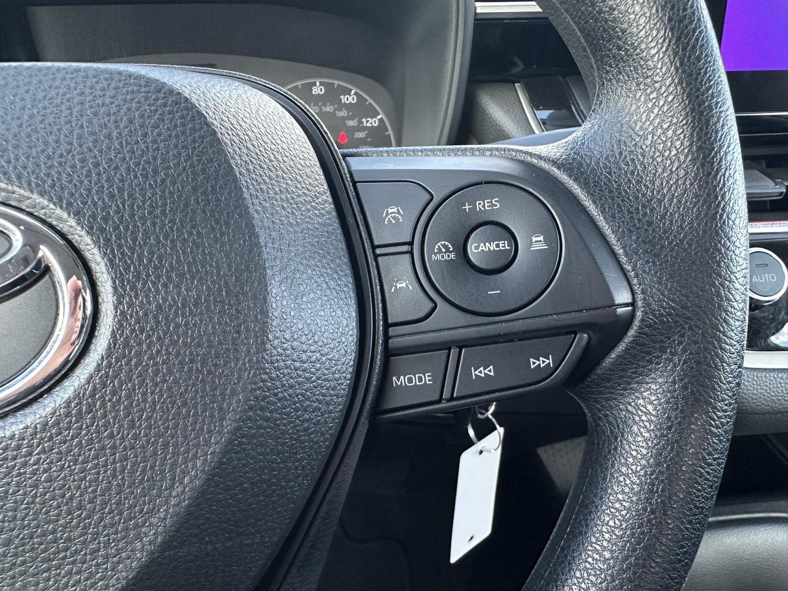 Used 2023 Toyota Corolla LE image 27