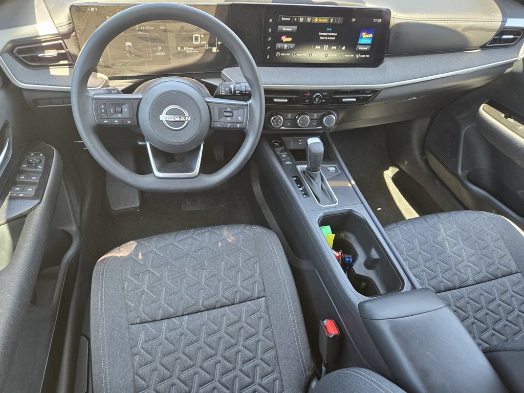 Used 2025 Nissan Kicks SV w/ Illumination Package FWD image 11