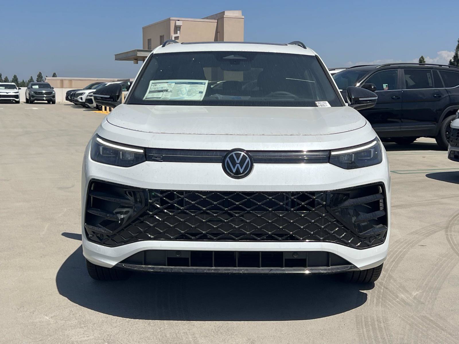 New 2026 Volkswagen Tiguan SE R-Line FWD image 4