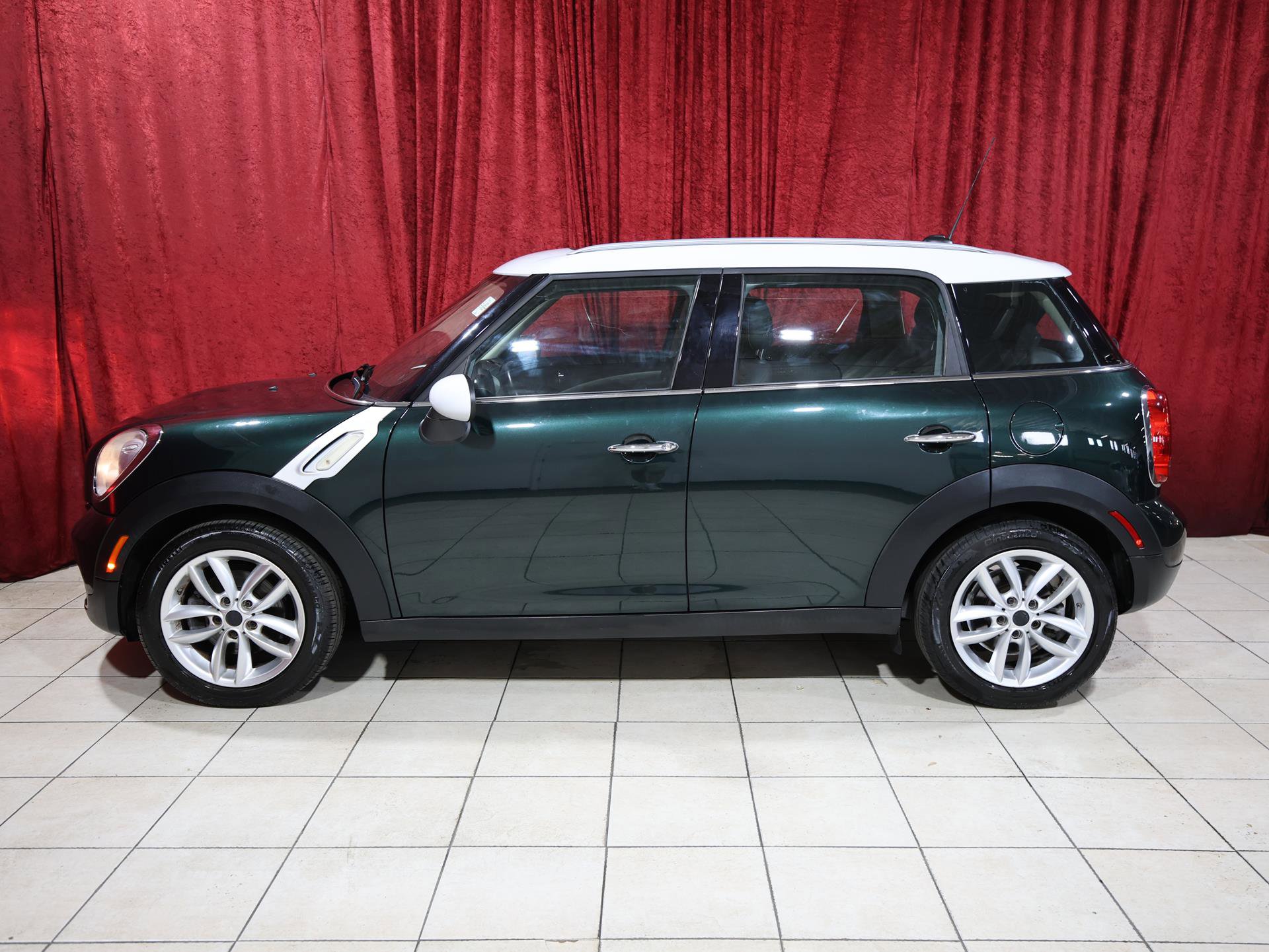 Used 2012 MINI Cooper Countryman FWD image 4