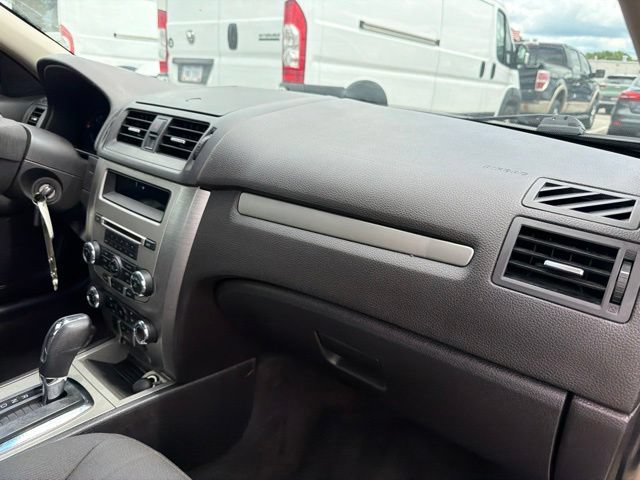 Used 2011 Ford Fusion SE FWD image 21