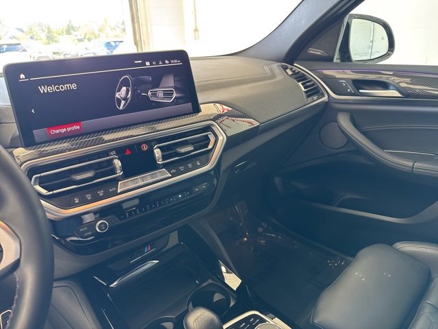 Used 2025 BMW X4 M w/ Premium Package image 27
