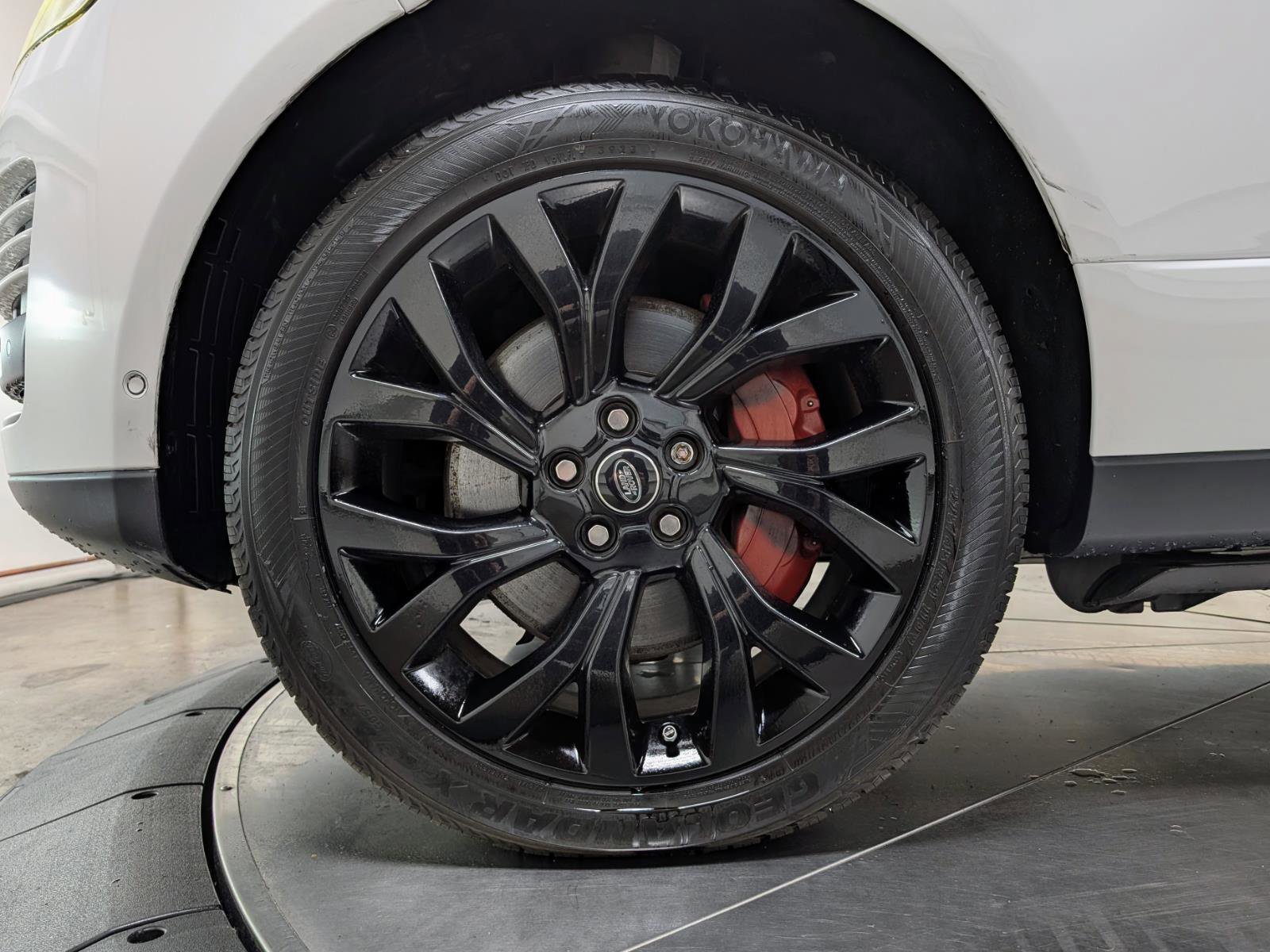 Used 2019 Land Rover Range Rover Autobiography image 12