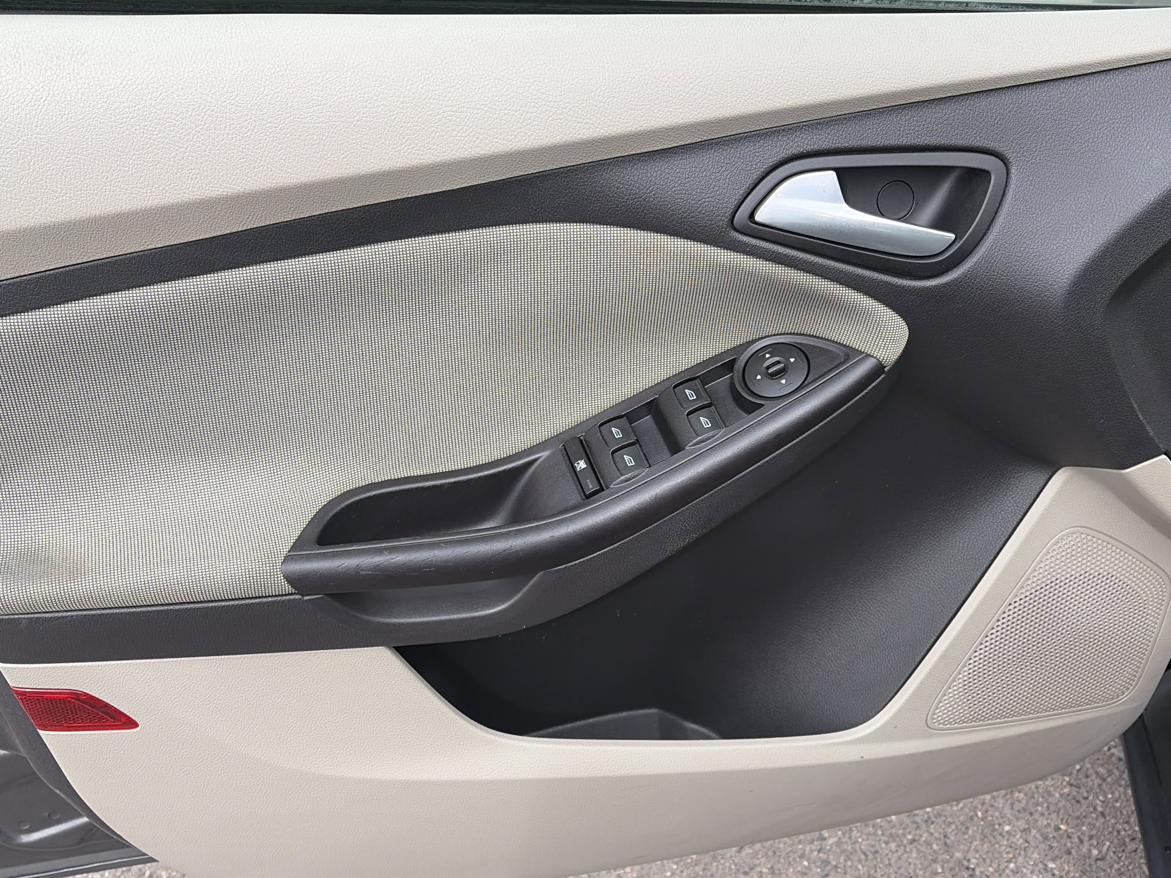 Used 2012 Ford Focus SE image 12