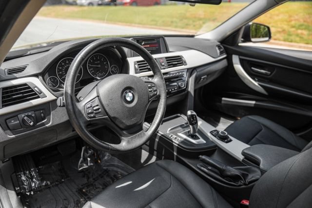 Used 2018 BMW 320i xDrive Sedan AWD/4WD image 22
