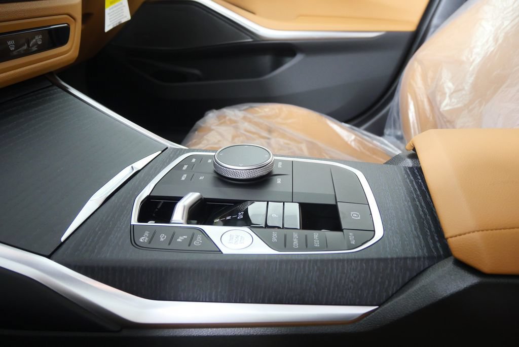 Used 2026 BMW 330i Sedan w/ Premium Package RWD image 21