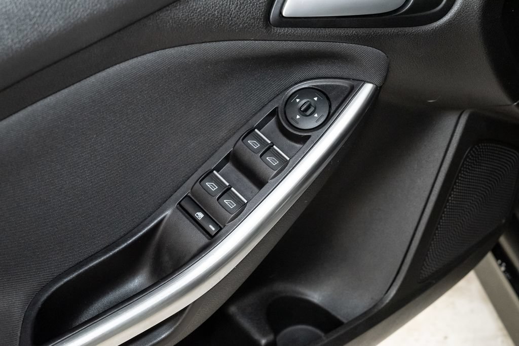 Used 2015 Ford Focus ST w/ Equipment Group 401A FWD image 10